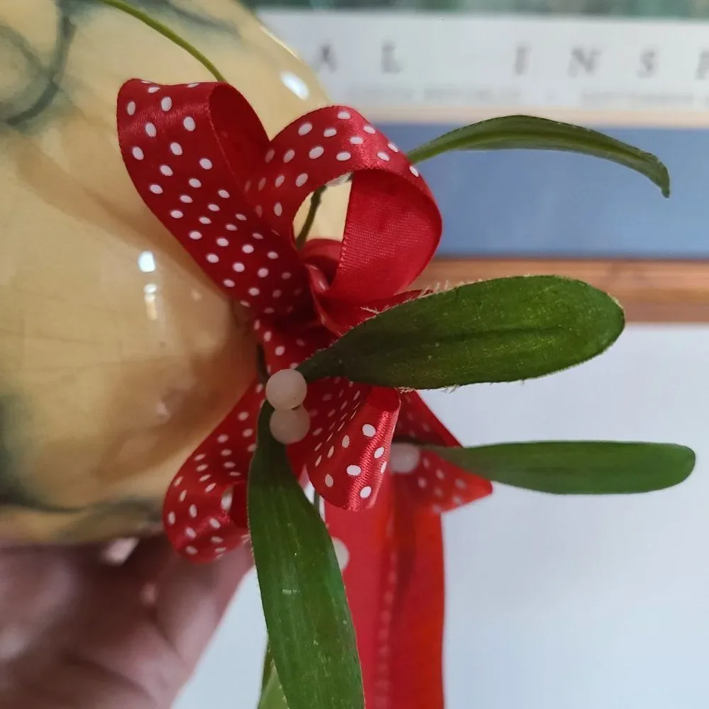Oversize Mistletoe Christmas Holiday Doorway Or Window Bears Hanging Ornament
